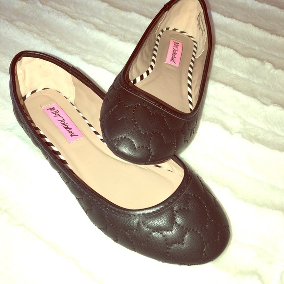 Betsey Johnson Shoes - New Betsey Johnson Quilted Heart Leather Flats 7